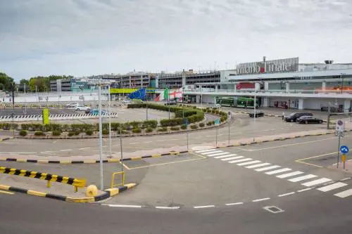 In avaria i radar di terra, caos negli aeroporti del Nord Italia: cosa è successo