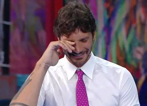 La stoccata di Stefano De Martino contro la madre di Belen: "Ti ha chiamato la mia ex suocera? Cambia numero"