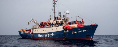 Emergenza migranti in Sicilia, nuova ordinanza: “Quarantena sulle navi Ong”