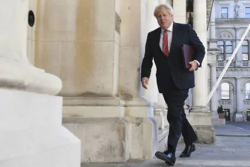Altra chiamata tra Johnson e Von der Leyen. Serve l'incontro