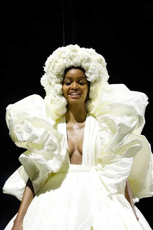 La moda è come un sogno. Così sfila il bianco Valentino