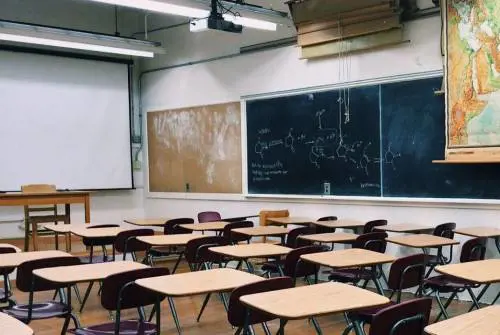 Se il cavallo arriva sui banchi di scuola