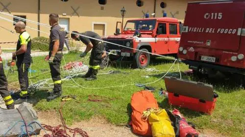 In gita con il campo estivo. Bimbo muore in un pozzo