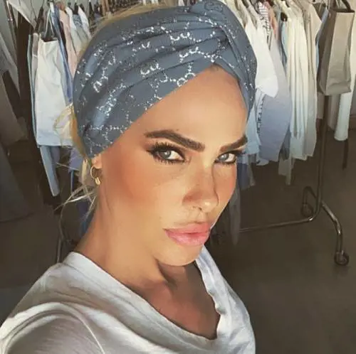 "Sembri Marilyn Manson", "Ti stai plastificando", Ilary Blasi nel mirino del web per il selfie social