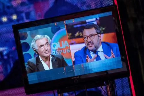 Coronavirus, l'ultima dei buonisti: "Un vaccino grazie ai migranti"