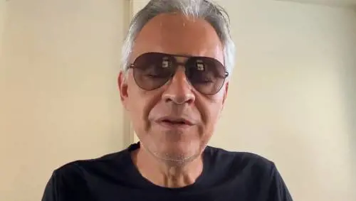 Bocelli pentito. "Scusatemi il negazionismo è sbagliato"