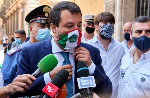 Salvini-Conte, nuova lite. Sbarchi, allarme di Fi: "Von der Leyen in Sicilia"