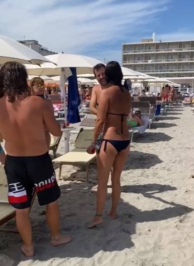 Insulta Salvini in spiaggia. Per vicesindaco finisce male