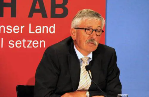 L'Spd esulta: espulso definitivamente il suo esponente anti-islam Thilo Sarrazin