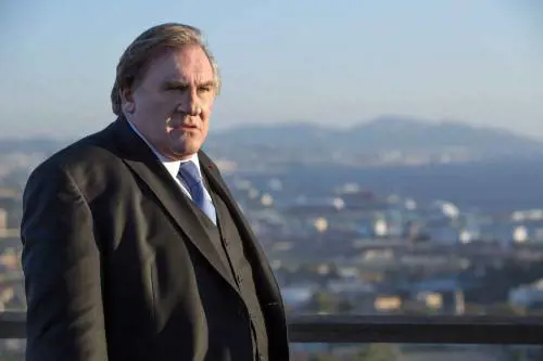 Gerard Depardieu di nuovo accusato di stupro: la procura riapre il caso