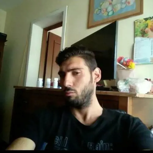 Per il mix di stupefacenti grave scrittore antidroga. Muore suo figlio 25enne