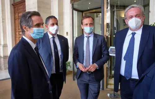 Nuova rissa governo-Regioni. Puglia e Campania: scuole chiuse