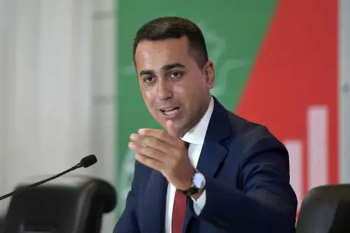 Ira M5s: dove andiamo? E Di Maio parla d'altro per nascondere i guai