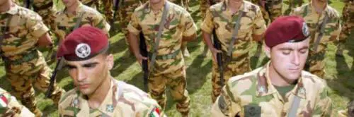 Ecco perché la Folgore si cinge il capo d'amaranto