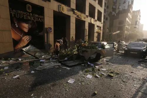 Il detonatore? Forse esplosivi militari. Accesi per caso da saldatori maldestri