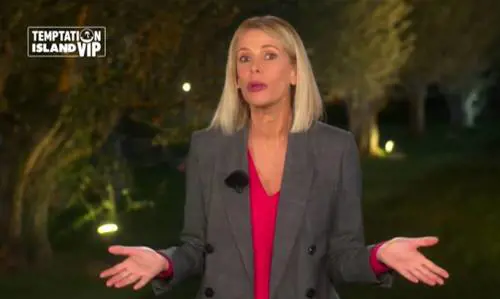 "Sono leggermente positiva..." E la Marcuzzi va in isolamento