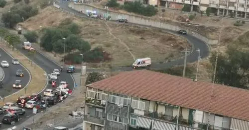 Un inferno a Catania: urla e spari per strada. A terra due cadaveri