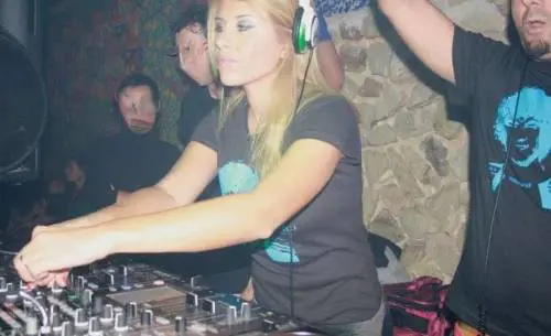 Morte della mamma dj, fratture "compatibili" con aggressione di animali. L'auto aveva una foratura