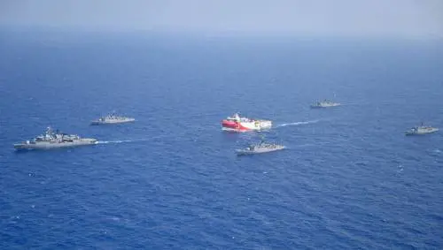 Navi turche davanti alla Grecia: Mediterraneo a rischio guerra