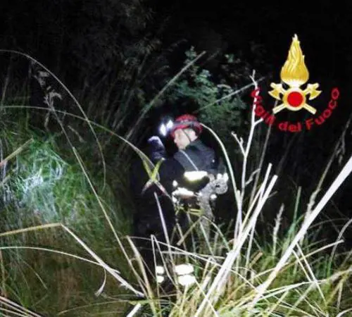 La gita per guardare le stelle poi il volo mortale fuori strada