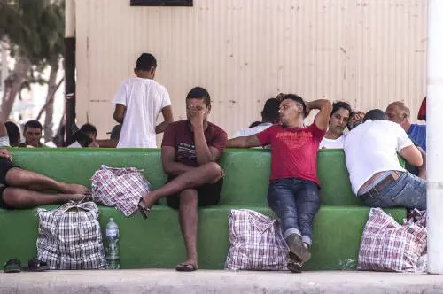 Spunta una tendopoli con immigrati nella Capitale