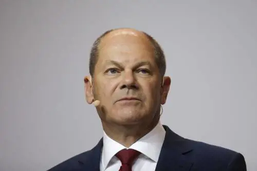 La Germania riparte dal "semaforo". La Csu a Laschet: "Prepari l'opposizione"