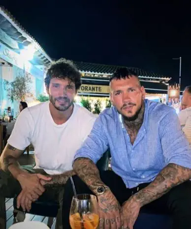 I due "ex di..." si leccano le ferite. ​Ma Belen e Diletta se la spassano