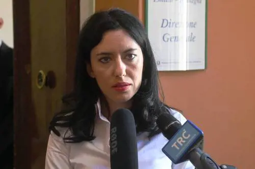 Scuola, ennesima pagliacciata "Il distanziamento non serve"