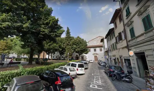 Firenze, difende anziano dalla violenza: tunisino lo massacra di botte