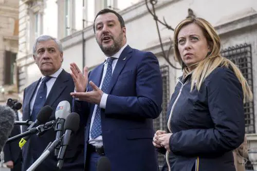 Il terzo mandato agita la maggioranza. Tajani evoca Hitler ma si cerca la quadra