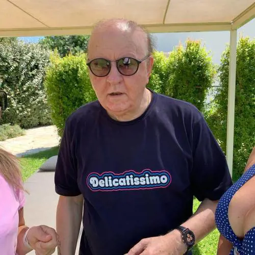 Massimo Boldi: "I potenti del pianeta ci terrorizzano. Con le mascherine ci tappano la bocca"