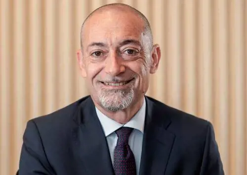 Dalla legge di Bilancio, l'auto attende un piano. Governo sotto esame