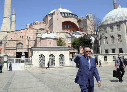 Un'altra chiesa sarà moschea: il nuovo "schiaffo" di Erdogan