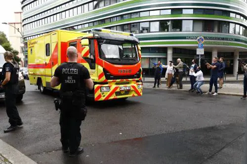 Navalny trasferito in Germania Ma è giallo sull’atterraggio