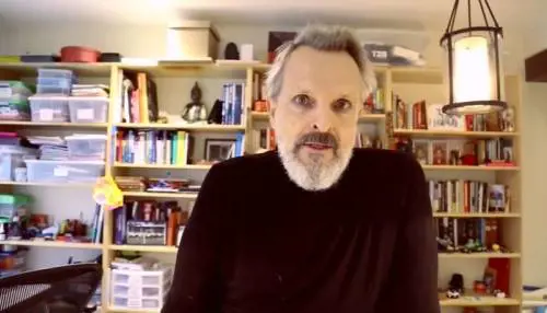 "Diffonde fake news sul Covid". E Miguel Bosé viene oscurato