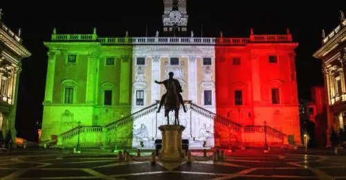 Adesso c'è anche chi giustifica pure il tradimento della Patria