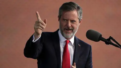 Reverendo pro-Donald, guai a luci rosse