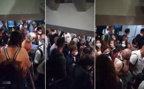 "Assembramenti e ore di fila per il tampone", la rabbia dei passeggeri a Civitavecchia