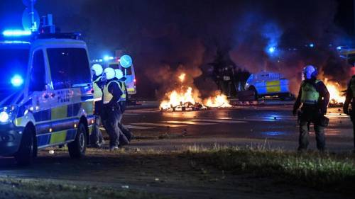 "Islamofobi bruciano la città...". La verità: sono stati i musulmani