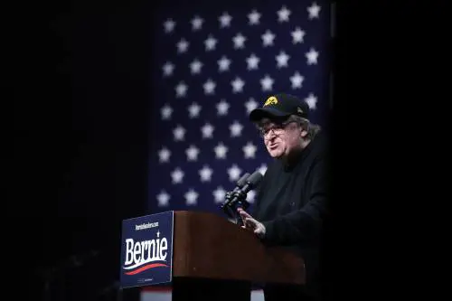 La profezia di Michael Moore: "Perché Trump vincerà ancora"