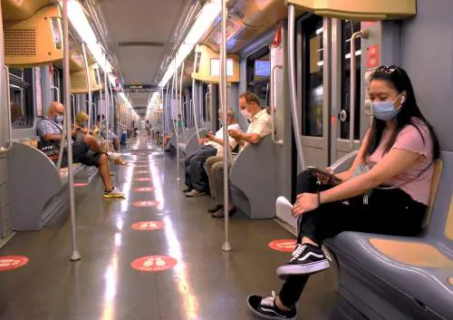 Il governo cede sui trasporti. "Capienza massima all'80%"