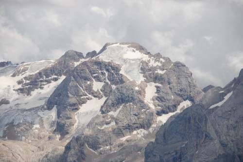 Marmolada, il ghiacciaio verso l'estinzione: "Tra quindici anni potrebbe non esistere più"