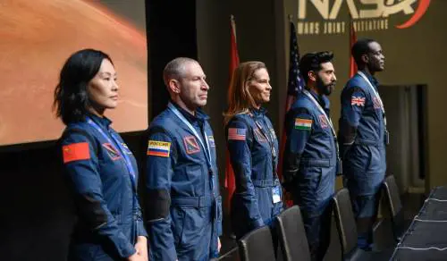 "Away", Hilary Swank madre e astronauta per Netflix