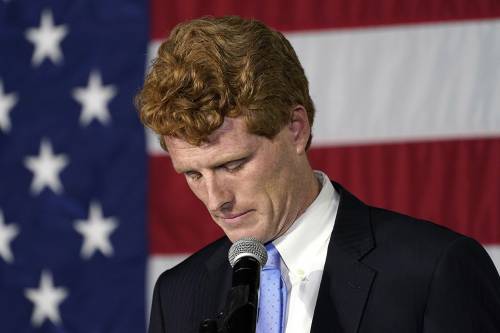 La maledizione dei Kennedy: l'ultimo erede perde il seggio