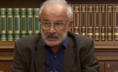 Il prof al veleno sul Cav: "È la volta buona...?"