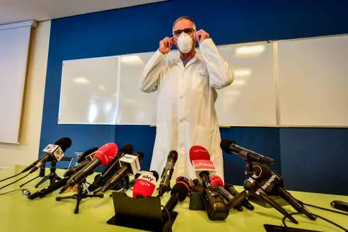 Zangrillo placa l'allarme "C'è cauto ottimismo". La telefonata di Conte