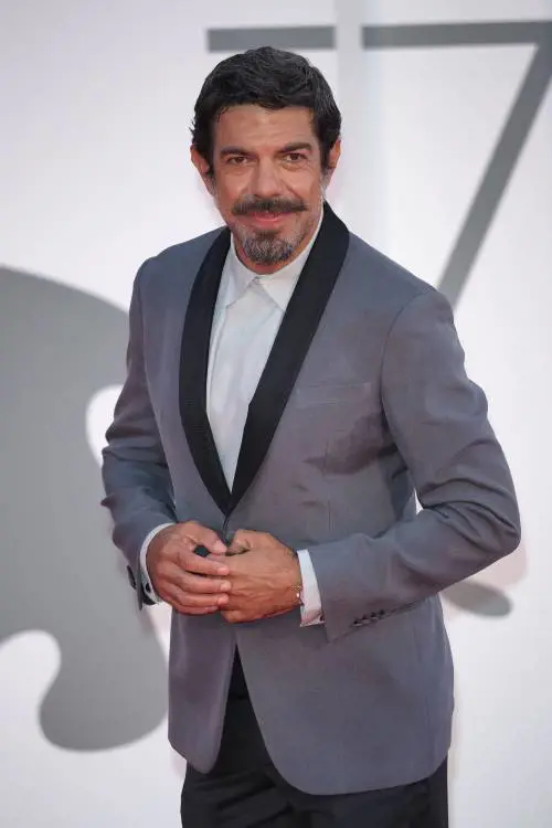 Con "Il Colibrì" vola il talento di Favino