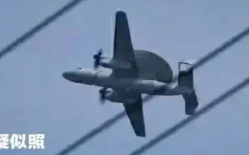In volo l'ultimo jolly della Cina. Cosa è in grado di fare KJ-600