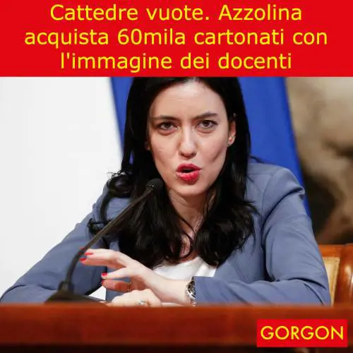 Ecco la satira del giorno: l'Azzolina e le cattedre vuote