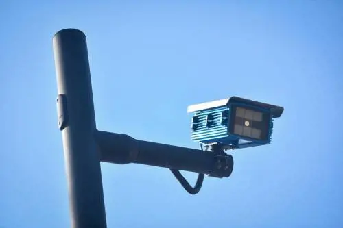 Vogliono multarci con la Pec. Cosa cambia per chi guida